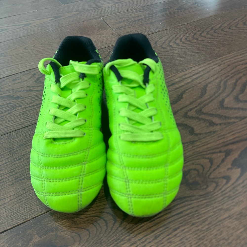 Kid’s Soccer Shoes